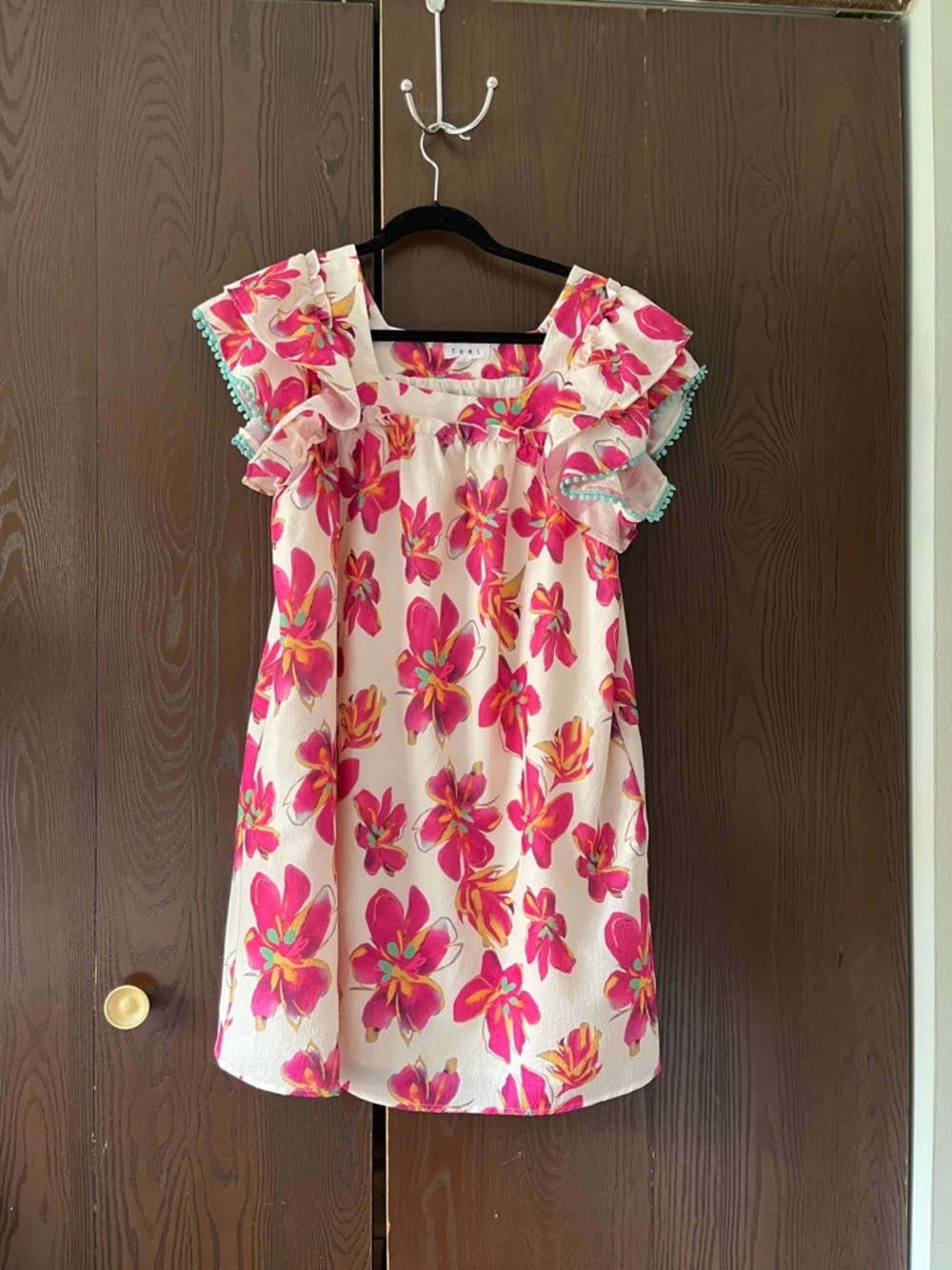 THMLcapped sleeved summer dress. Ivory with pink florals. Size Large